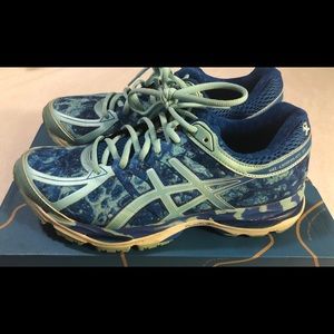 Asics FluidRide Running Shoes- Size 7.5